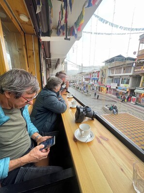 Outdoor dining - HIMALAYAN ECO INN (Leh)