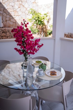 Outdoor dining - Residence Blue Marine (Lampedusa)