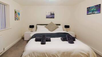 2 bedrooms, iron/ironing board, travel cot, free WiFi