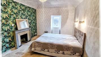 1 bedroom, iron/ironing board, bed sheets, wheelchair access