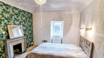 1 bedroom, iron/ironing board, bed sheets, wheelchair access