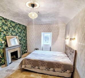 1 bedroom, iron/ironing board, bed sheets, wheelchair access