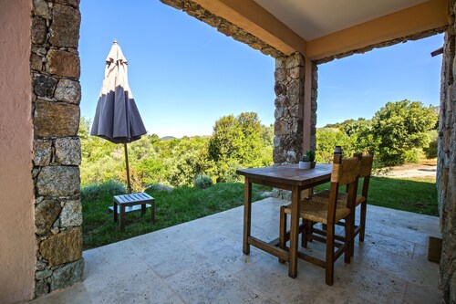 COMFORTABLE HOME IN THE HEART OF NATURE