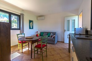 Interior - COMFORTABLE HOME IN THE HEART OF NATURE (Urtaca)