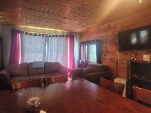 Ferienhütte, 2 Schlafzimmer, Raucher, Balkon | Wohnzimmer