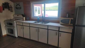 Cabin, 2 Bedrooms, Smoking, Balcony | Interior
