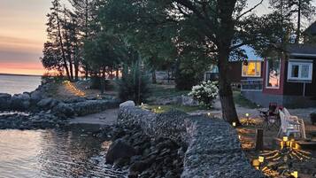 Cabin, 2 Bedrooms, Smoking, Balcony | Property grounds