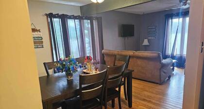 Lake Superior Waterffront Main Unit of Duplex Sleeps 8 ppl