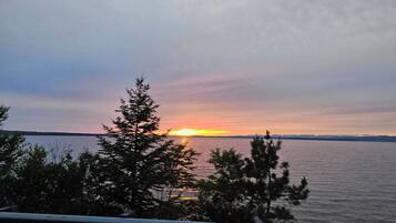 Căn hộ, 2 phòng ngủ, hút thuốc, ban công