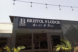 Exterior detail - Bristol 9 Hotel  (Abuja)