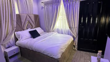 Quarto família, sacada, vista para a cidade