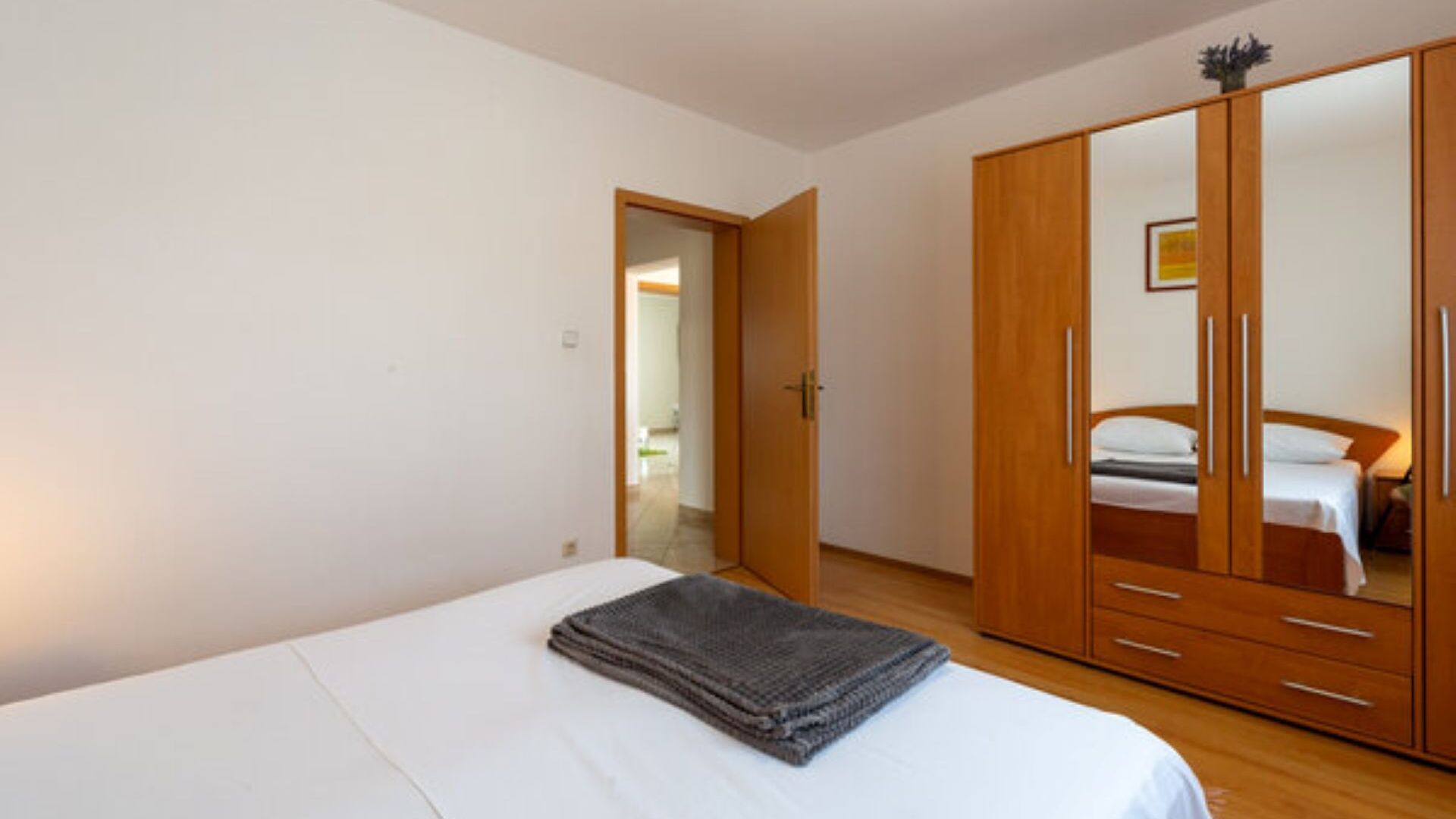 4 bedrooms, free WiFi, bed sheets