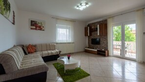 TV - Apartman Benni by Villas Guide (Vodnjan)