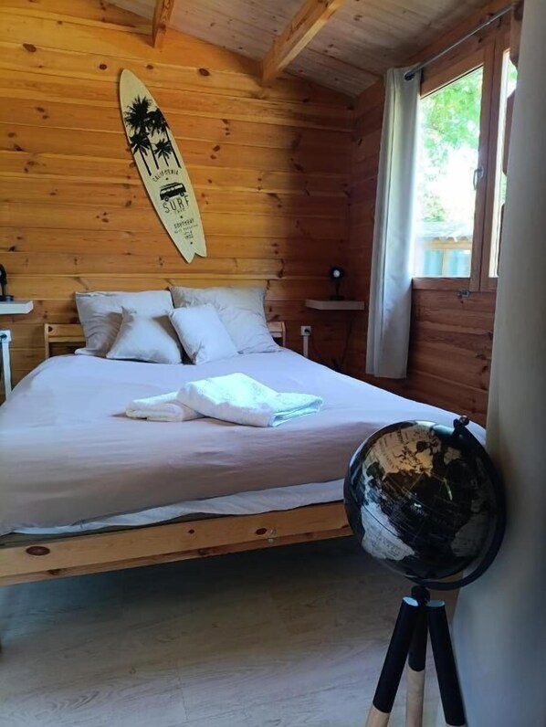 Chalet Confort, animaux de compagnie acceptés, vue lac