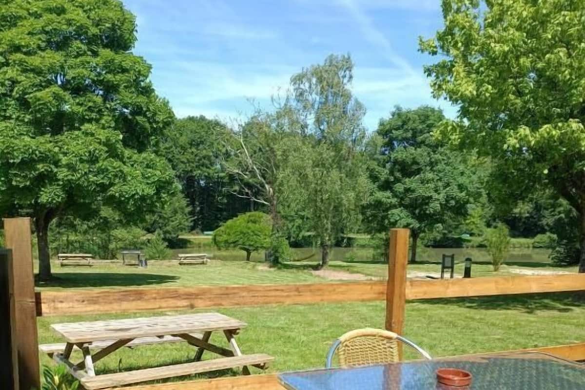 Chalet Confort, animaux de compagnie acceptés, vue lac