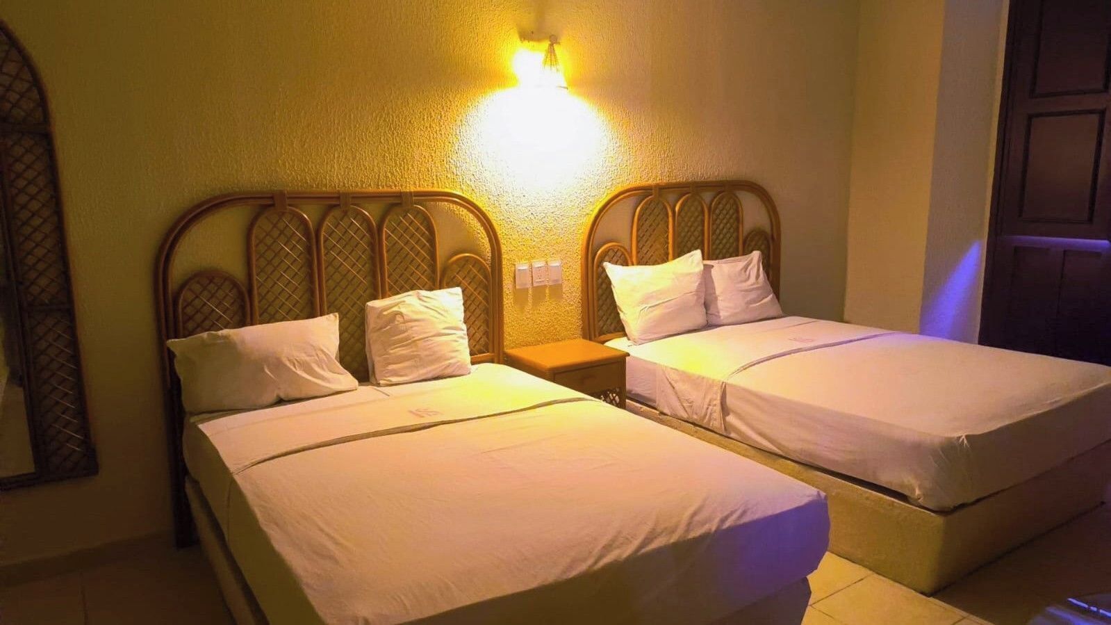 Double Room, City View | Desk, free WiFi, bed sheets