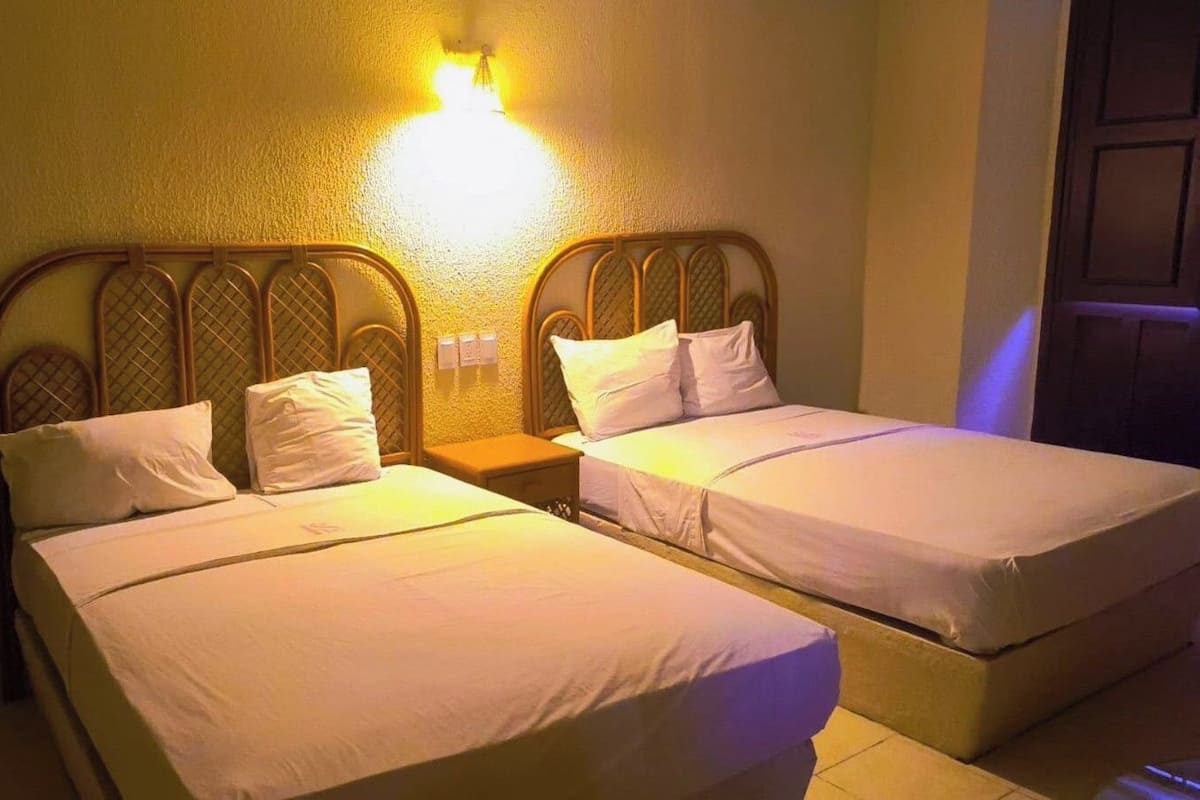 Double Room, City View | Desk, free WiFi, bed sheets