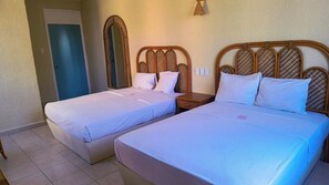 Phòng đôi, quang cảnh thành phố | Bàn, truy cập Internet không dây miễn phí, bộ trải giường 