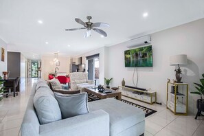 TV - Tennela Haven North Lakes (North Lakes)