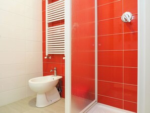 Dusche, Handtücher, Seife, Shampoo