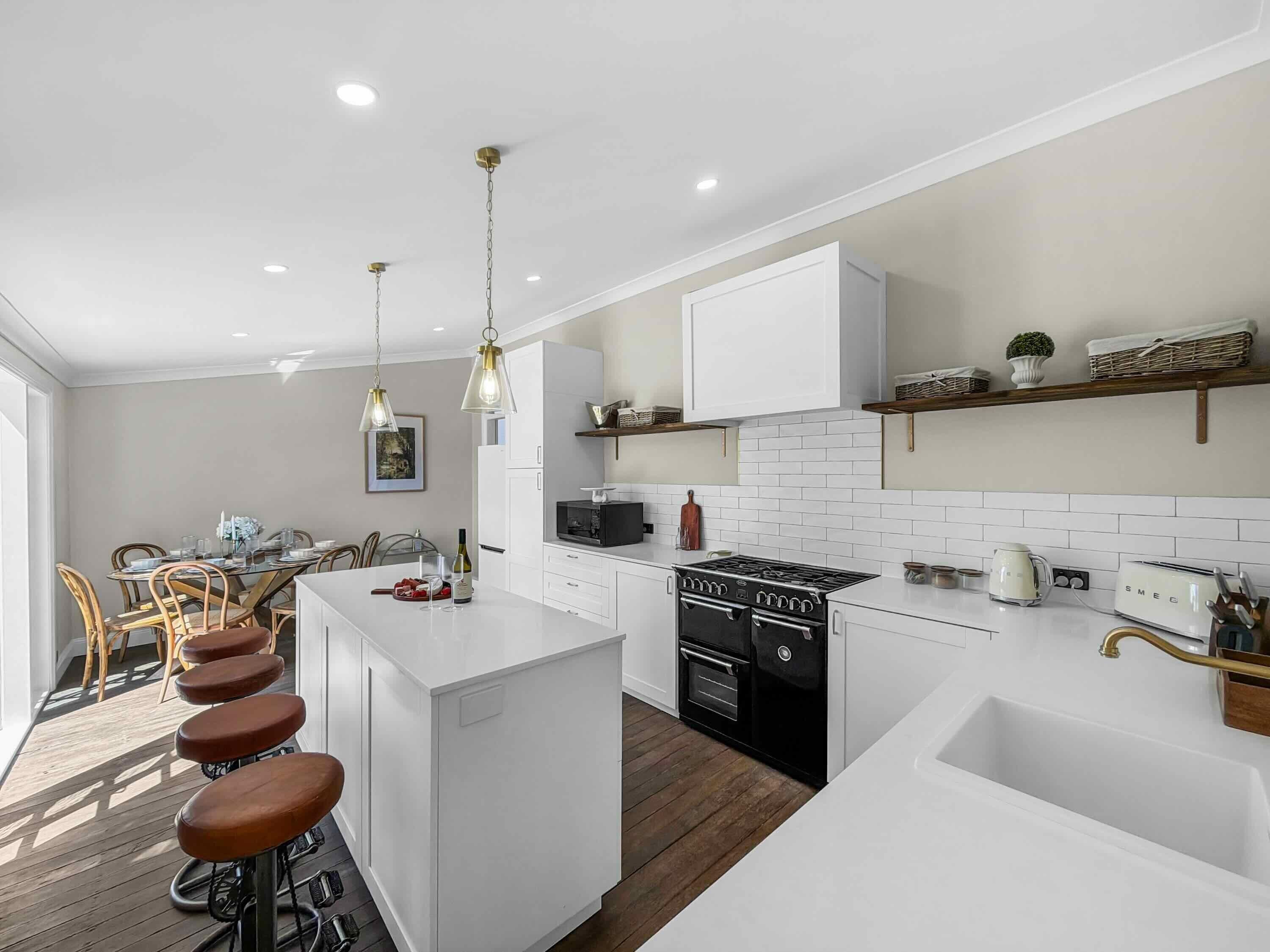 Microwave, oven, dishwasher, coffee/tea maker