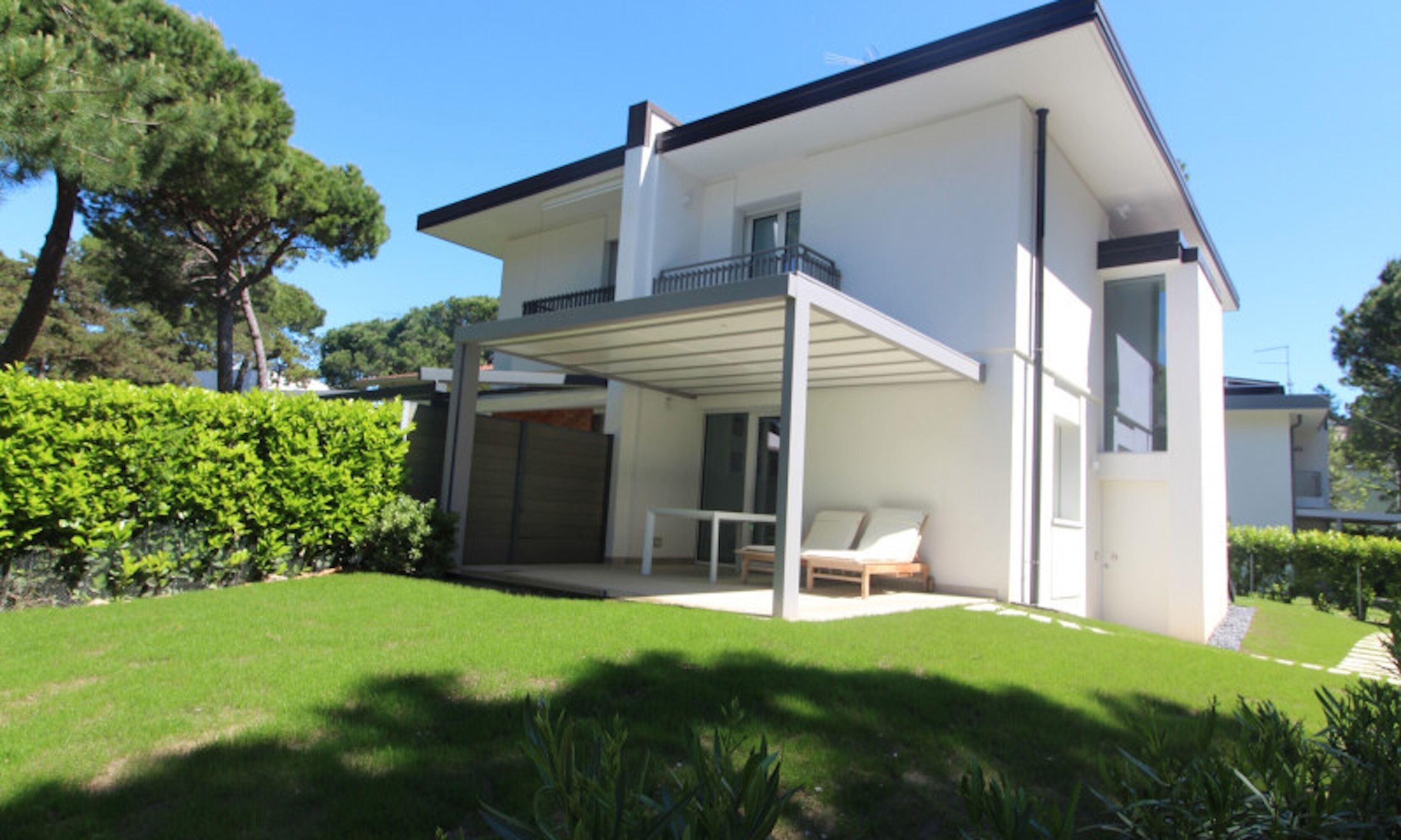 Vila, 3 quartos, sacada, vista para o jardim