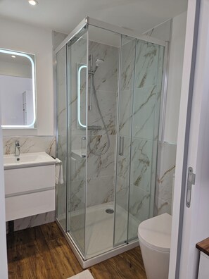 Uklassifisert bilde, 4 av 8, knapp