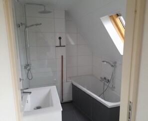 Unclassified image, 4 of 7, button - De Eekhoorn Gramsbergen (Gramsbergen)