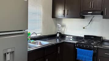 Microwave, oven, stovetop, coffee/tea maker