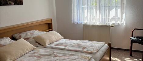 1 habitación, wifi y ropa de cama