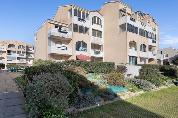 Botón de imagen sin clasificar, 1 de 24