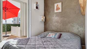 1 bedroom, iron/ironing board