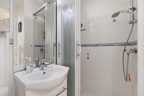 Een douche, een haardroger