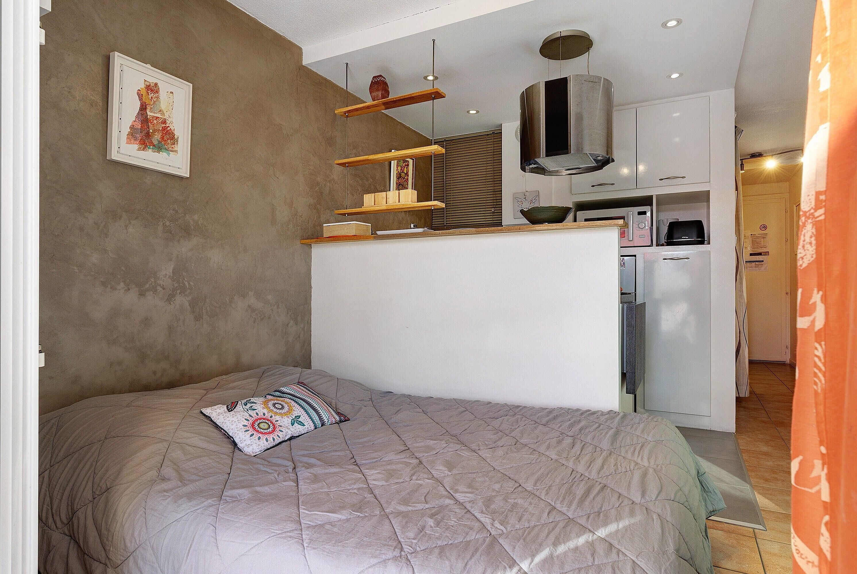 1 bedroom, iron/ironing board