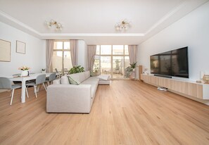 TV - 3 Bed Villa in Al Furjan with Private Pool and Gym (Dubai)