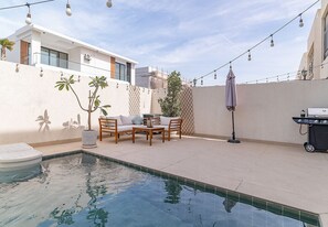 Outdoor dining - 3 Bed Villa in Al Furjan with Private Pool and Gym (Dubai)