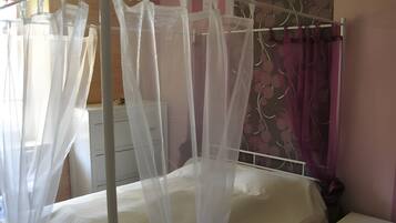 8 camere, ferro/asse da stiro