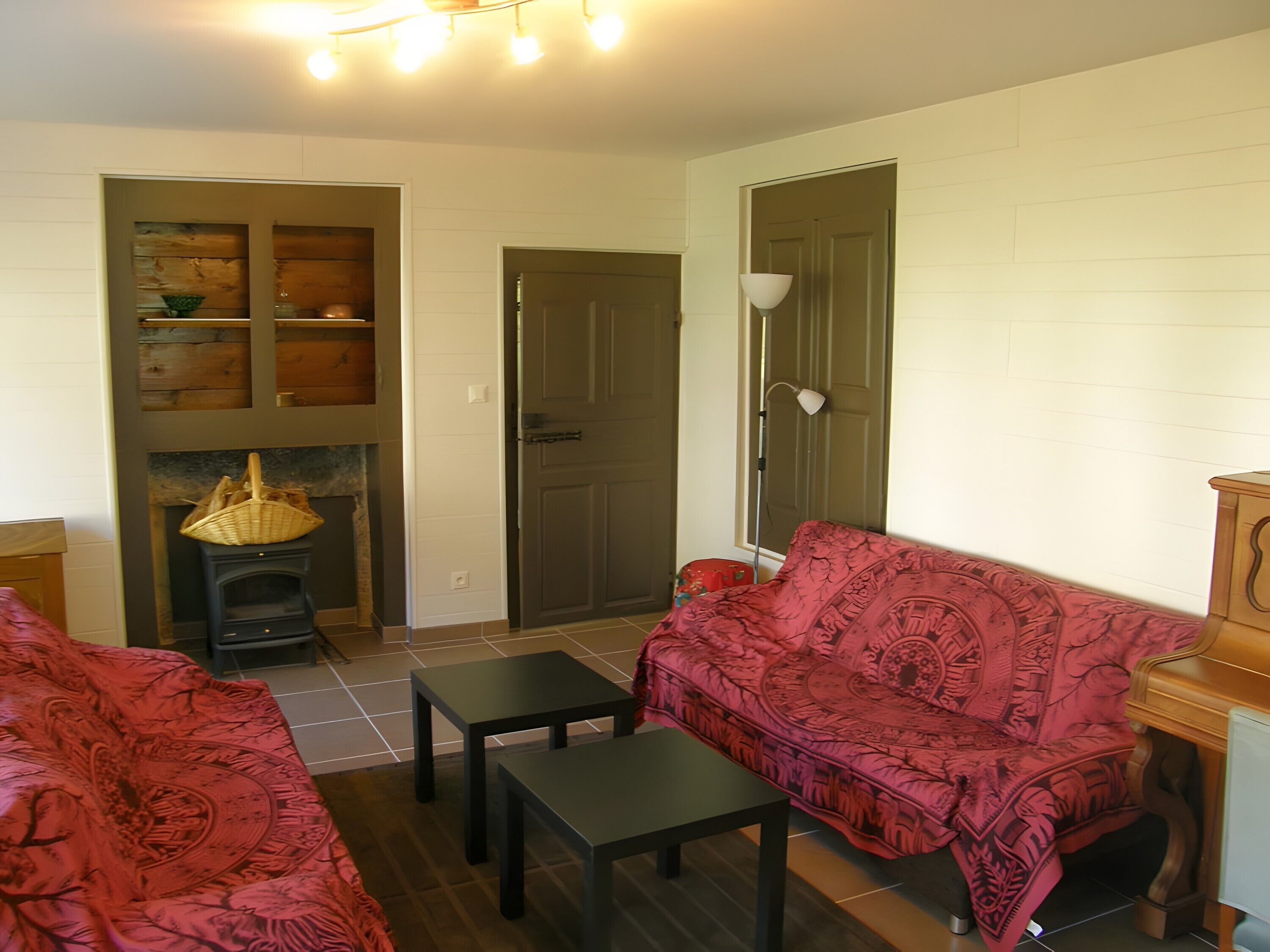 Televisión, chimenea