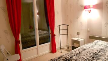 4 Schlafzimmer, Bügeleisen/Bügelbrett