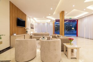 Lobby sitting area - Deyala Serviced Apartments 6 (Riyadh)