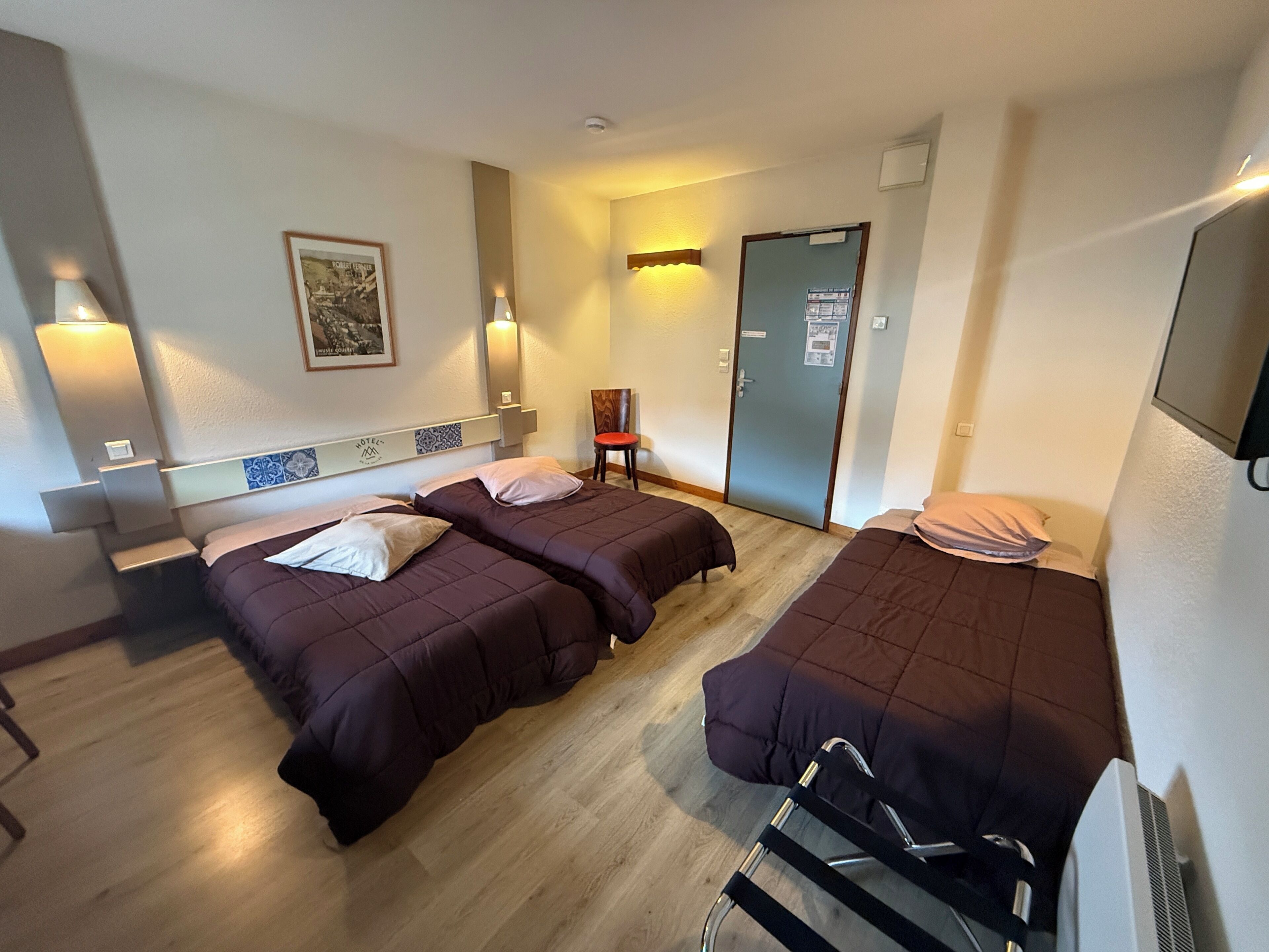 三人房 | 隔音、床单