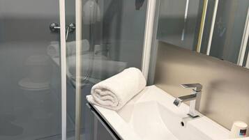 Soundproofing, bed sheets