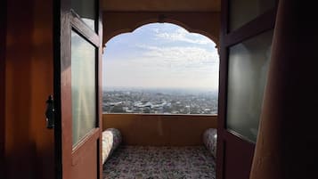 Egyptian cotton sheets, premium bedding, free WiFi, bed sheets