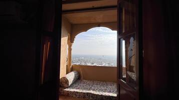 Comfort Room | Egyptian cotton sheets, premium bedding, free WiFi, bed sheets