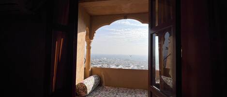 Egyptian cotton sheets, premium bedding, free WiFi, bed sheets