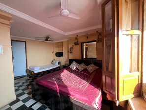 Habitación Confort | Sábanas de algodón egipcio, ropa de cama de alta calidad, wifi gratis