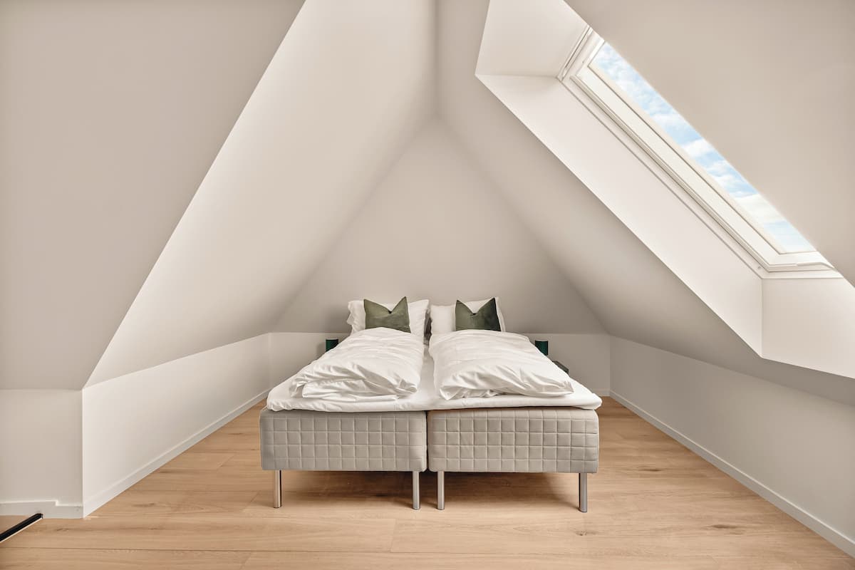 Leilighet, byutsikt | Skrivebord for bærbar PC, strykejern/-brett og wi-fi (inkludert)