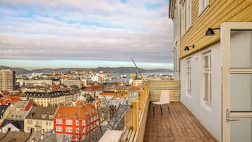 Leilighet, terrasse, byutsikt | Terrasse/patio