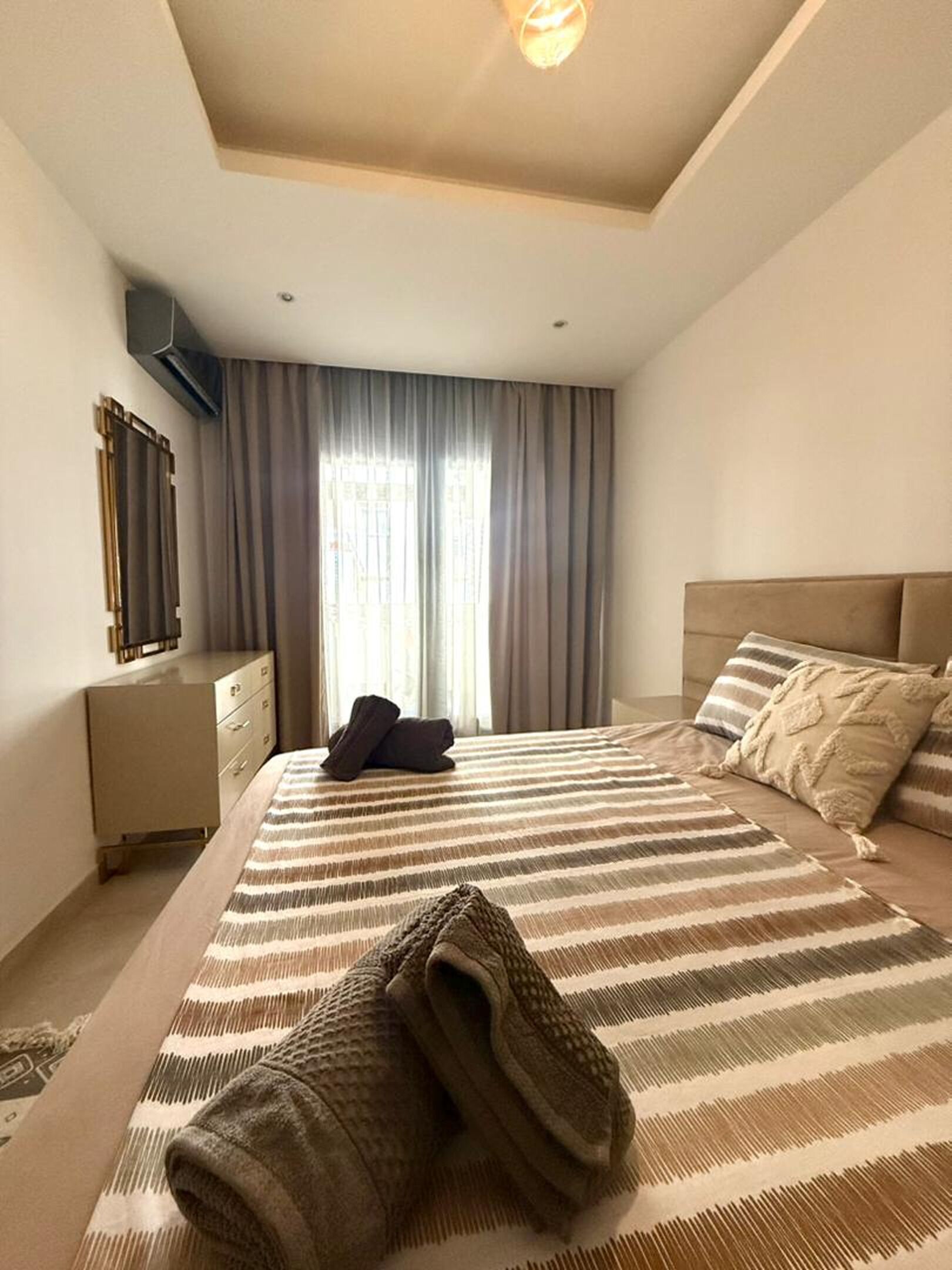 2 bedrooms, iron/ironing board, bed sheets