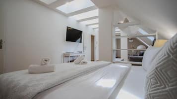 Apartment, Park View | Blackout drapes, iron/ironing board, free WiFi, bed sheets